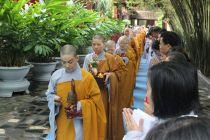 TP.HCM: Phật tử cúng dường trường hạ chùa Sùng Đức