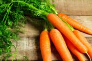 Cà-rốt có giúp ngăn ngừa đục thủy tinh thể?